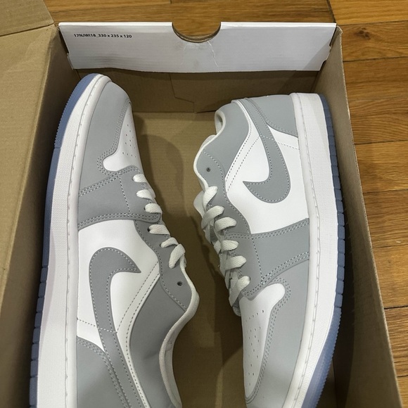 *New* Jordan 1 Low Women Grey White (DC0774-105) Size 11W
*Damaged Original Box* - Picture 6 of 11